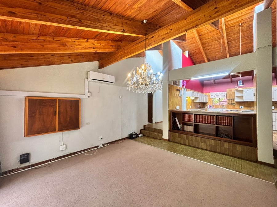 4 Bedroom Property for Sale in Van Der Hoff Park North West